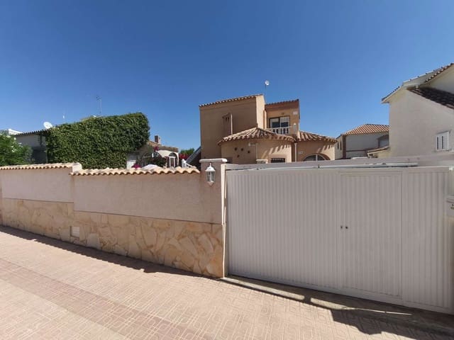 Chalet de 3 habitaciones en Orihuela en venta con piscina - 349.900 € (Ref: 9217177)