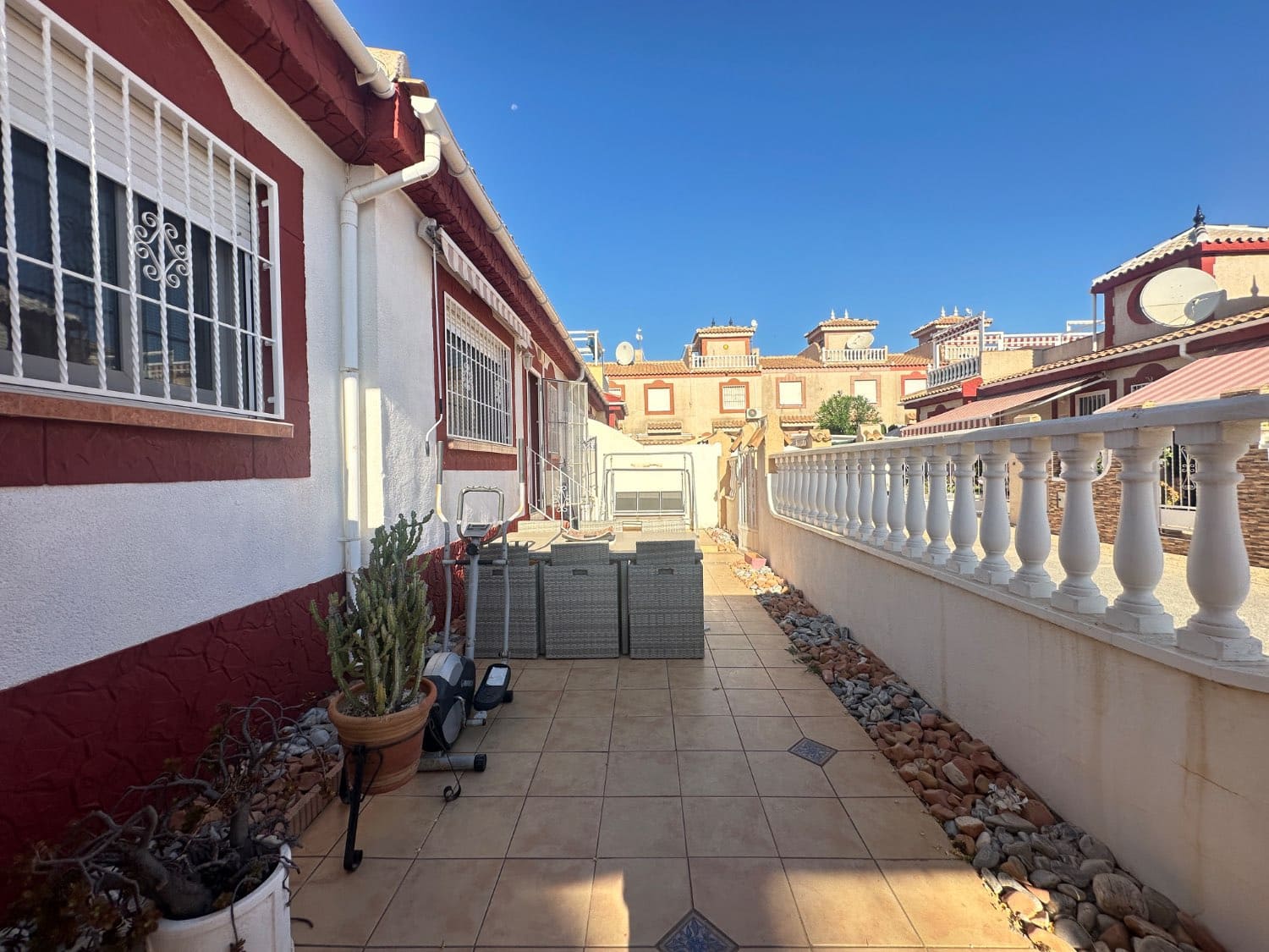 2 slaapkamer Bungalow te koop in Orihuela met zwembad - € 170.000 (Ref: 9232389)