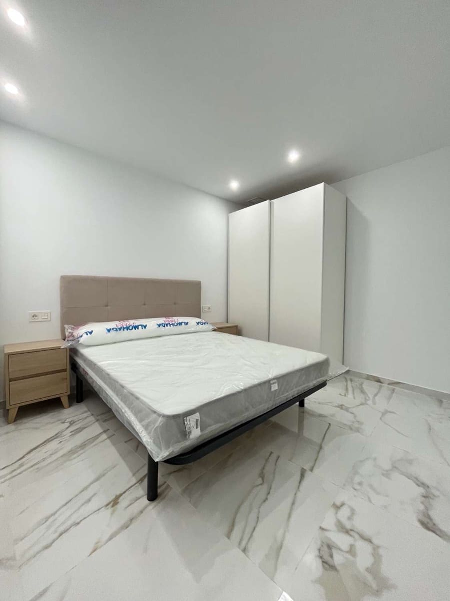 2 makuuhuone Ranta-asunto myytävänä paikassa Torrevieja mukana uima-altaan - 239 000 € (Ref: 9251881)