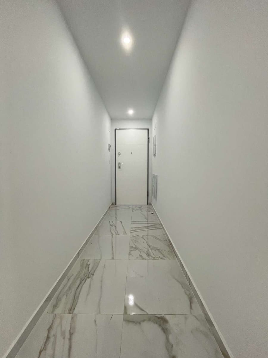 2 makuuhuone Ranta-asunto myytävänä paikassa Torrevieja mukana uima-altaan - 239 000 € (Ref: 9251881)