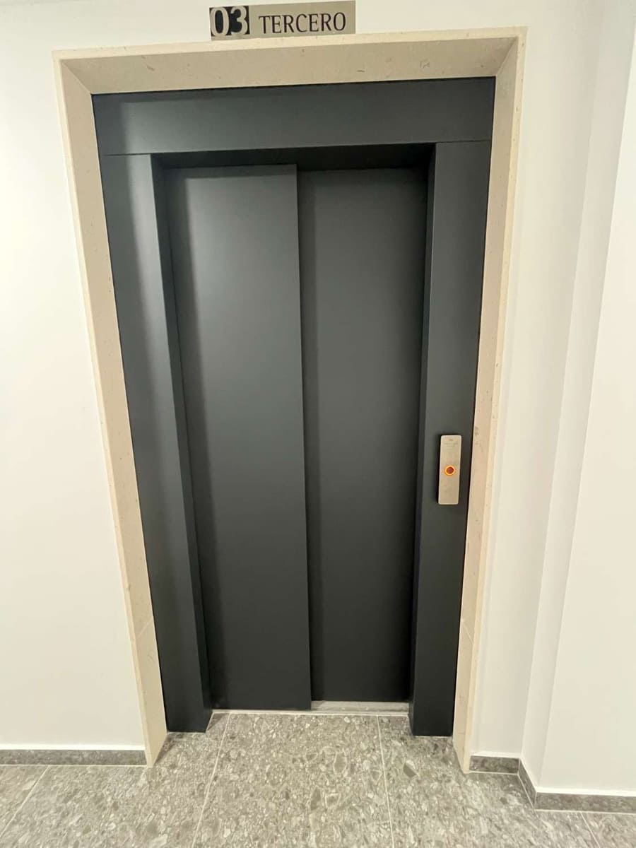 2 makuuhuone Ranta-asunto myytävänä paikassa Torrevieja mukana uima-altaan - 239 000 € (Ref: 9251881)