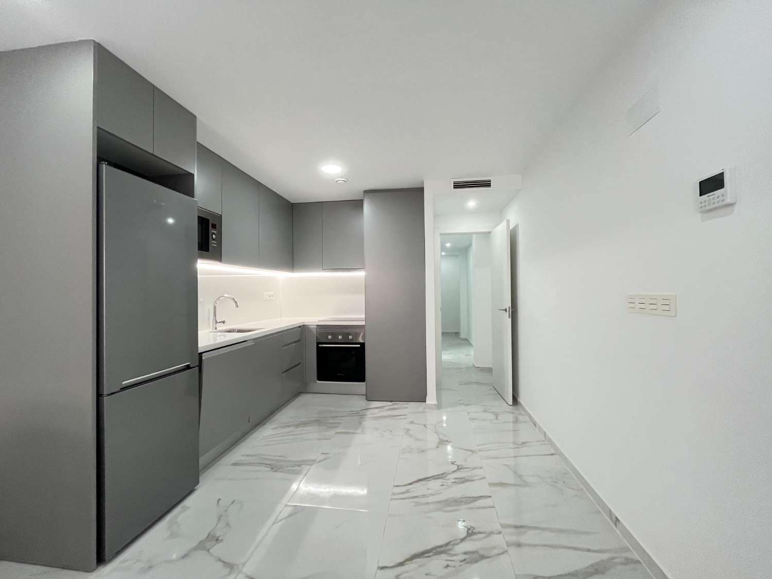 2 makuuhuone Ranta-asunto myytävänä paikassa Torrevieja mukana uima-altaan - 239 000 € (Ref: 9251881)