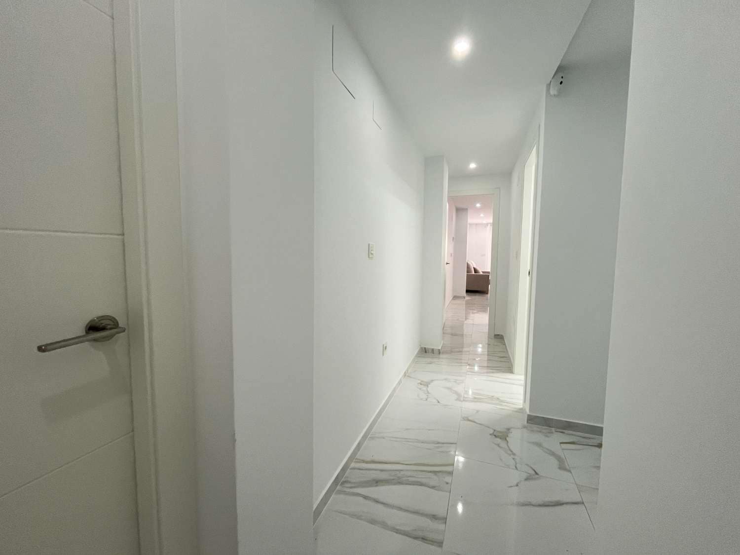 2 makuuhuone Ranta-asunto myytävänä paikassa Torrevieja mukana uima-altaan - 239 000 € (Ref: 9251881)