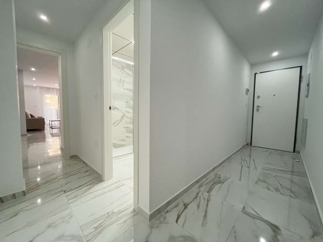 2 makuuhuone Ranta-asunto myytävänä paikassa Torrevieja mukana uima-altaan - 239 000 € (Ref: 9251881)