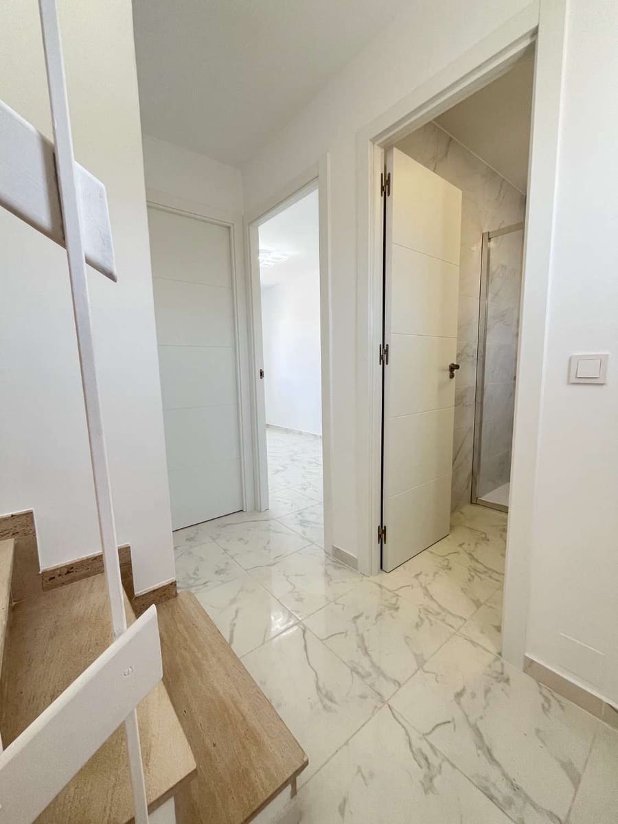 3 soveværelse Semi-Rækkehus til salg i Torrevieja med swimmingpool - € 229.000 (Ref: 9251882)