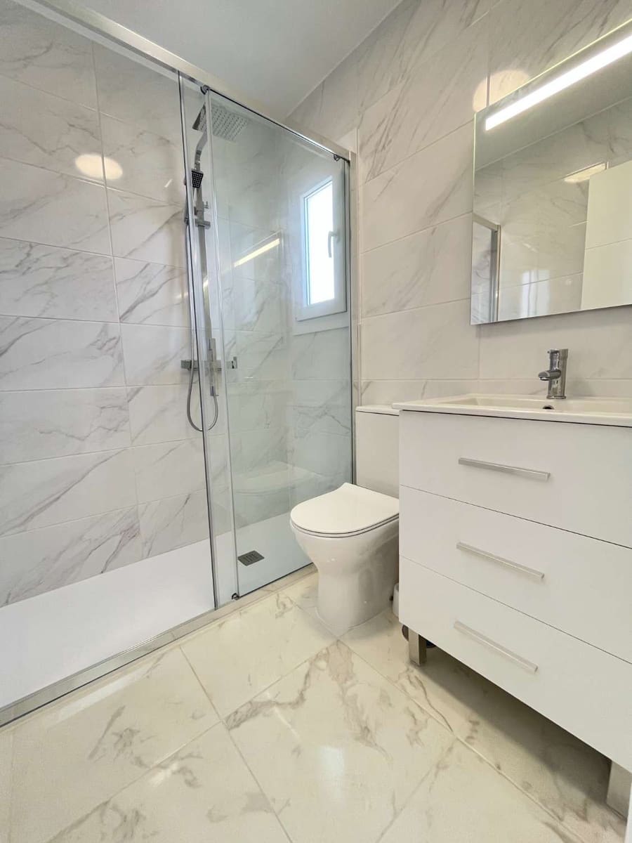 3 soveværelse Semi-Rækkehus til salg i Torrevieja med swimmingpool - € 229.000 (Ref: 9251882)