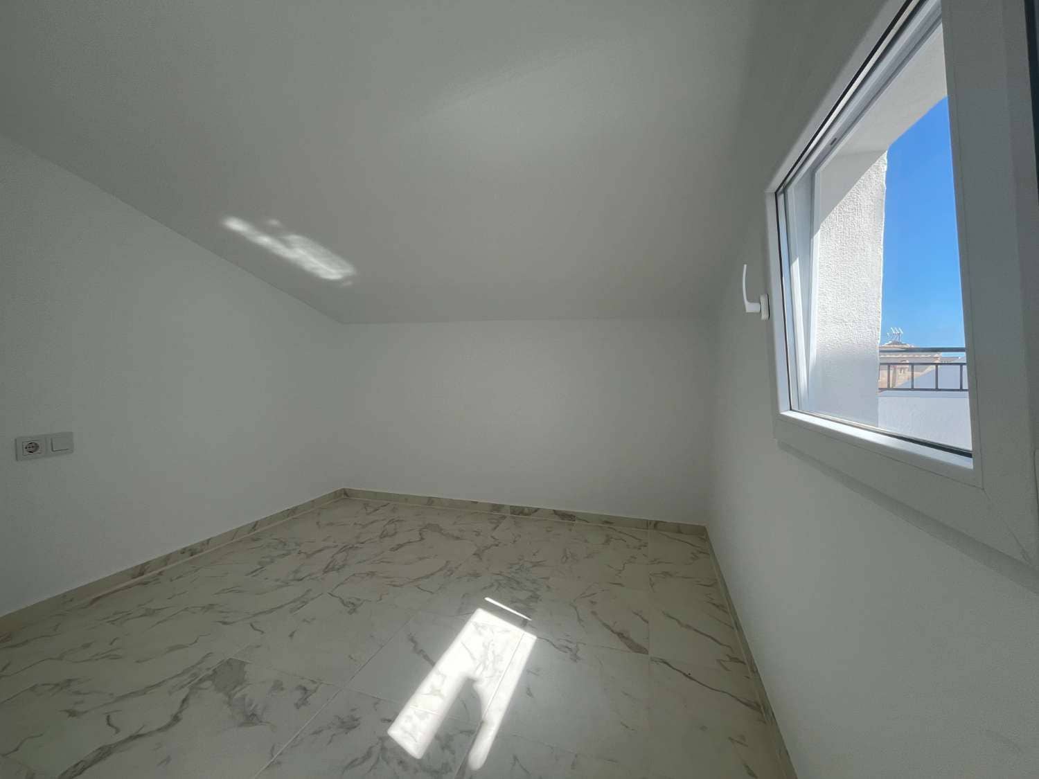 3 soveværelse Semi-Rækkehus til salg i Torrevieja med swimmingpool - € 229.000 (Ref: 9251882)