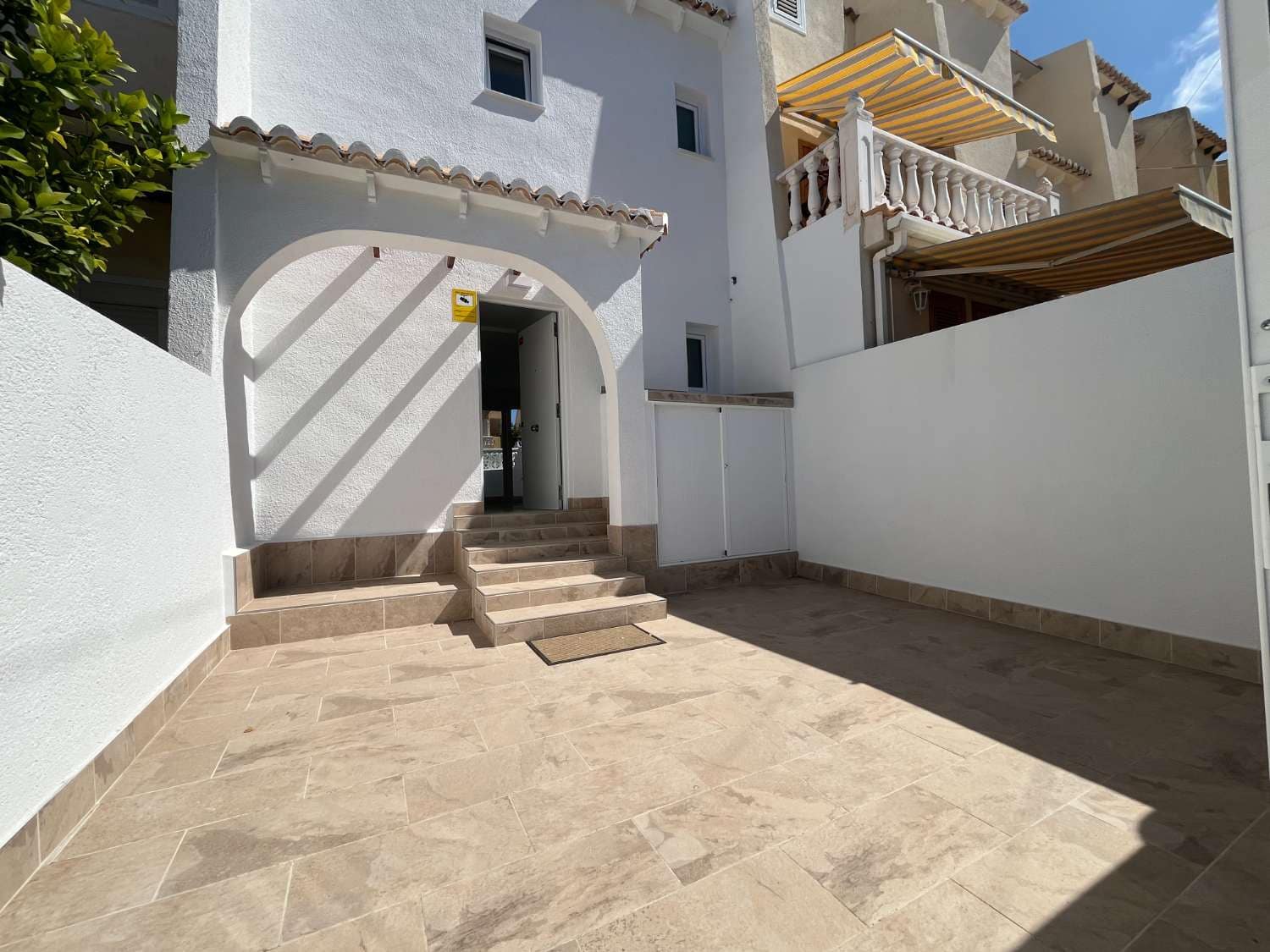 3 soveværelse Semi-Rækkehus til salg i Torrevieja med swimmingpool - € 229.000 (Ref: 9251882)