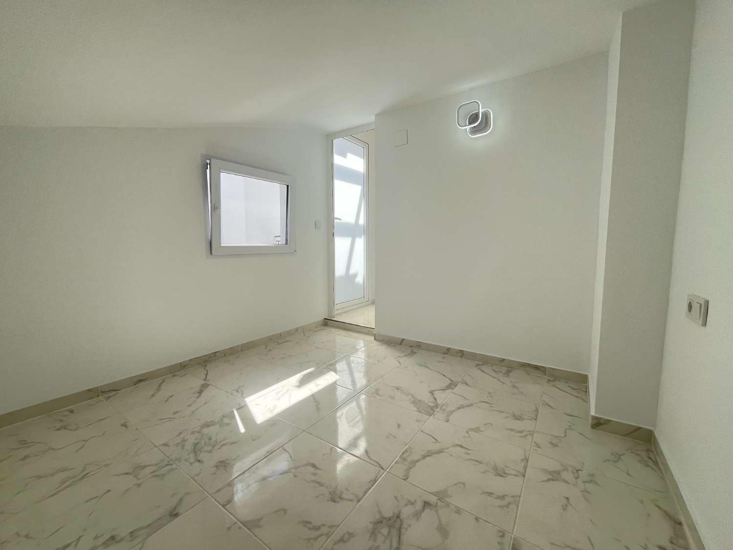 3 soveværelse Semi-Rækkehus til salg i Torrevieja med swimmingpool - € 229.000 (Ref: 9251882)