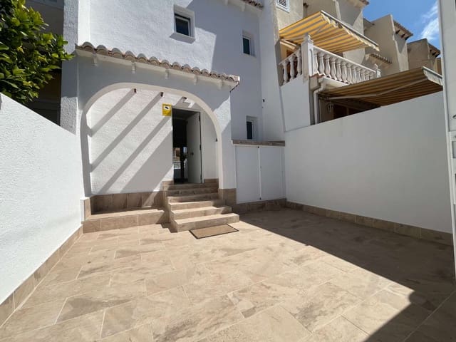 3 soveværelse Semi-Rækkehus til salg i Torrevieja med swimmingpool - € 229.000 (Ref: 9251882)