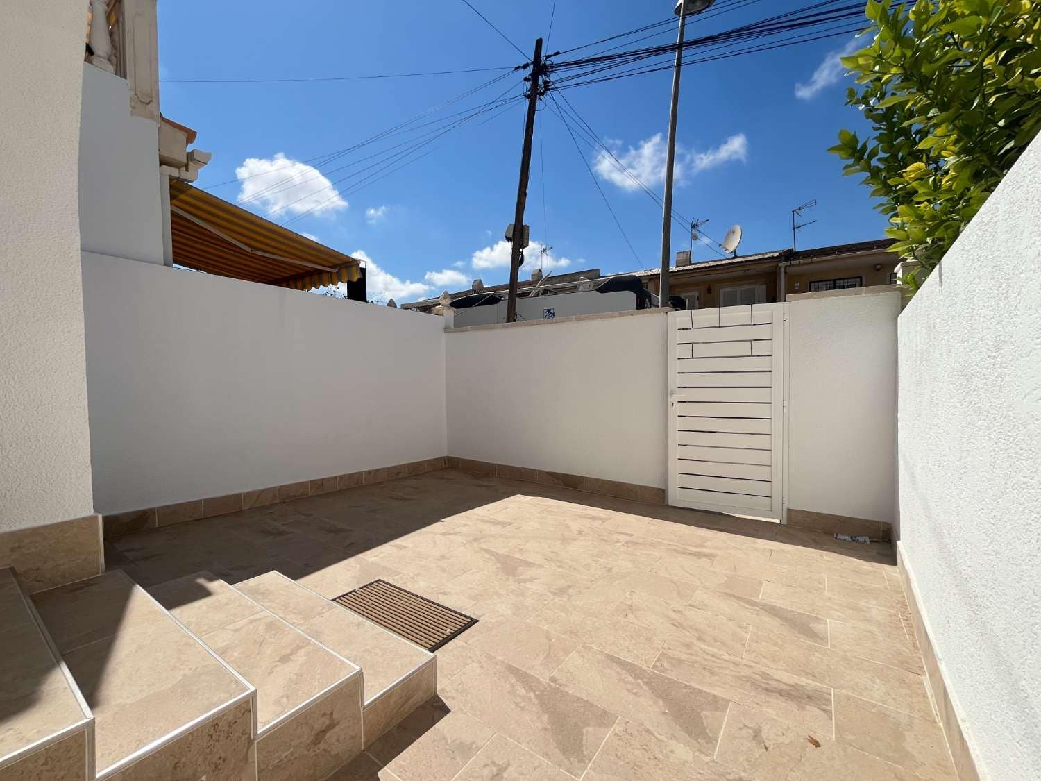 3 soveværelse Semi-Rækkehus til salg i Torrevieja med swimmingpool - € 229.000 (Ref: 9251882)