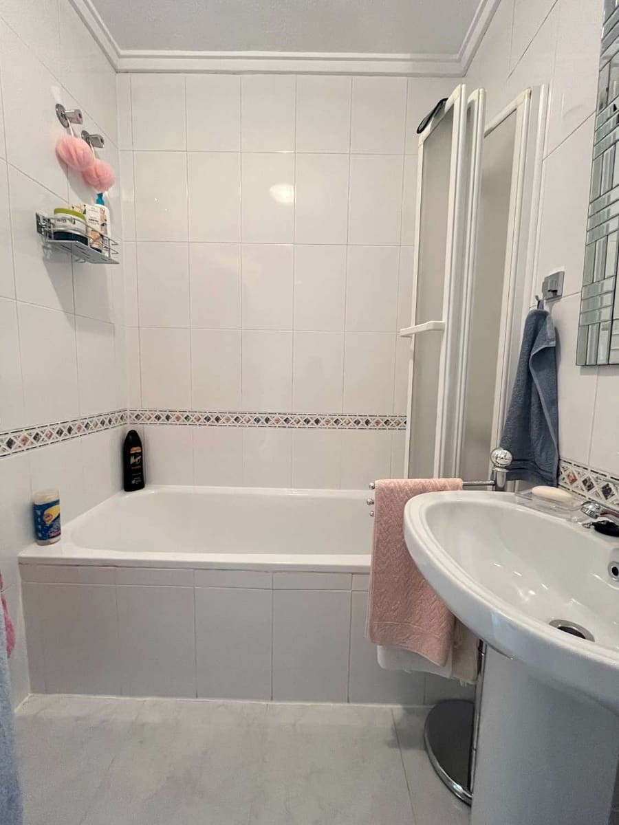 2 makuuhuone Ranta-asunto myytävänä paikassa Orihuela mukana uima-altaan - 135 000 € (Ref: 9291056)