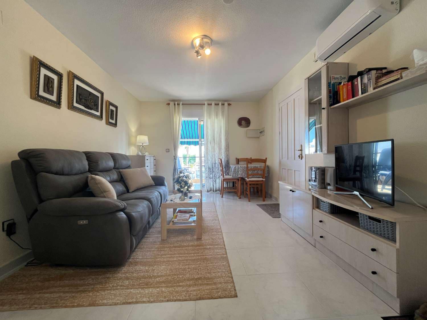 2 makuuhuone Ranta-asunto myytävänä paikassa Orihuela mukana uima-altaan - 135 000 € (Ref: 9291056)