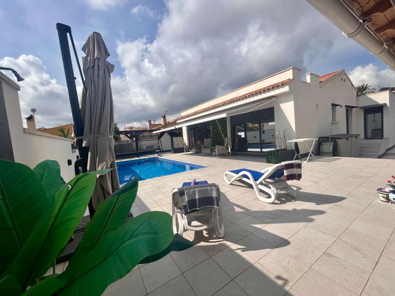 3 bedroom Villa for sale in Orihuela with pool - € 475,000 (Ref: 9321533)