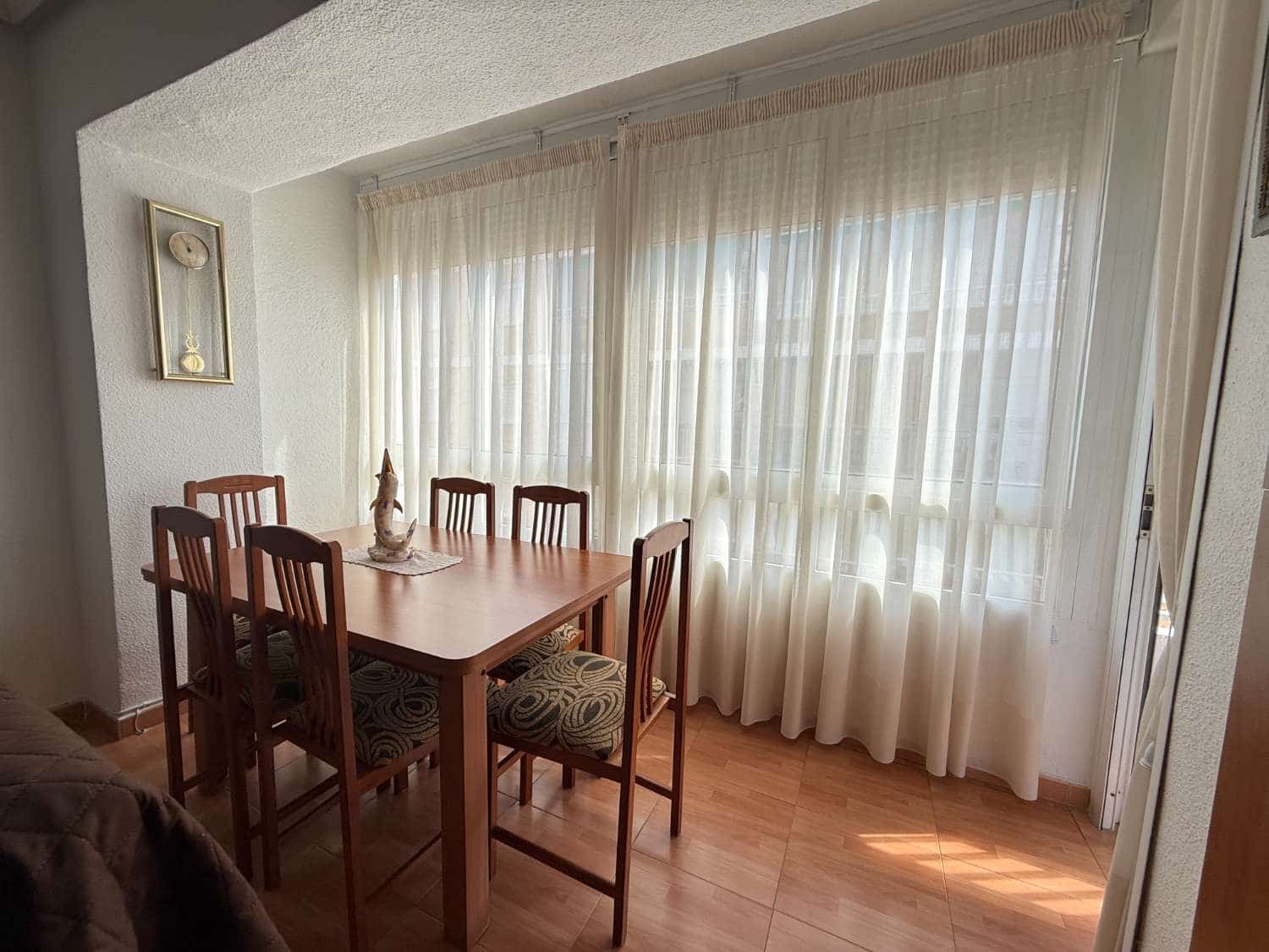 3 bedroom Flat for sale in Torrevieja - € 140,000 (Ref: 9321535)