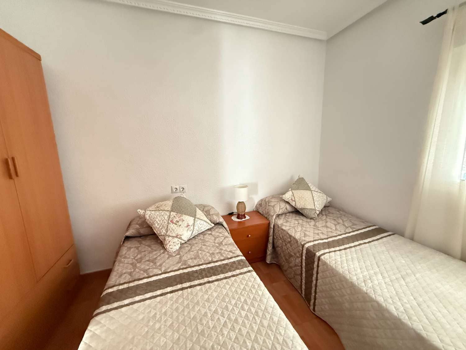 3 bedroom Flat for sale in Torrevieja - € 140,000 (Ref: 9321535)