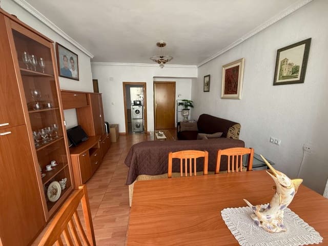3 bedroom Flat for sale in Torrevieja - € 140,000 (Ref: 9321535)