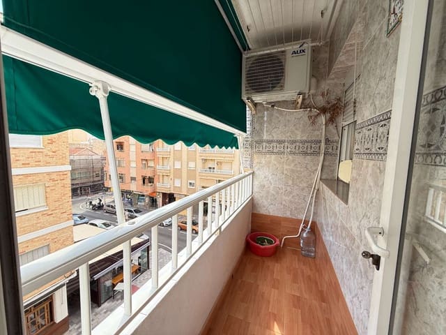 3 bedroom Flat for sale in Torrevieja - € 140,000 (Ref: 9321535)