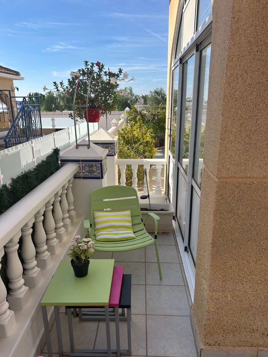 2 makuuhuone Huvila myytävänä paikassa Orihuela Costa mukana uima-altaan 
autotalli - 225 000 € (Ref: 9326016)