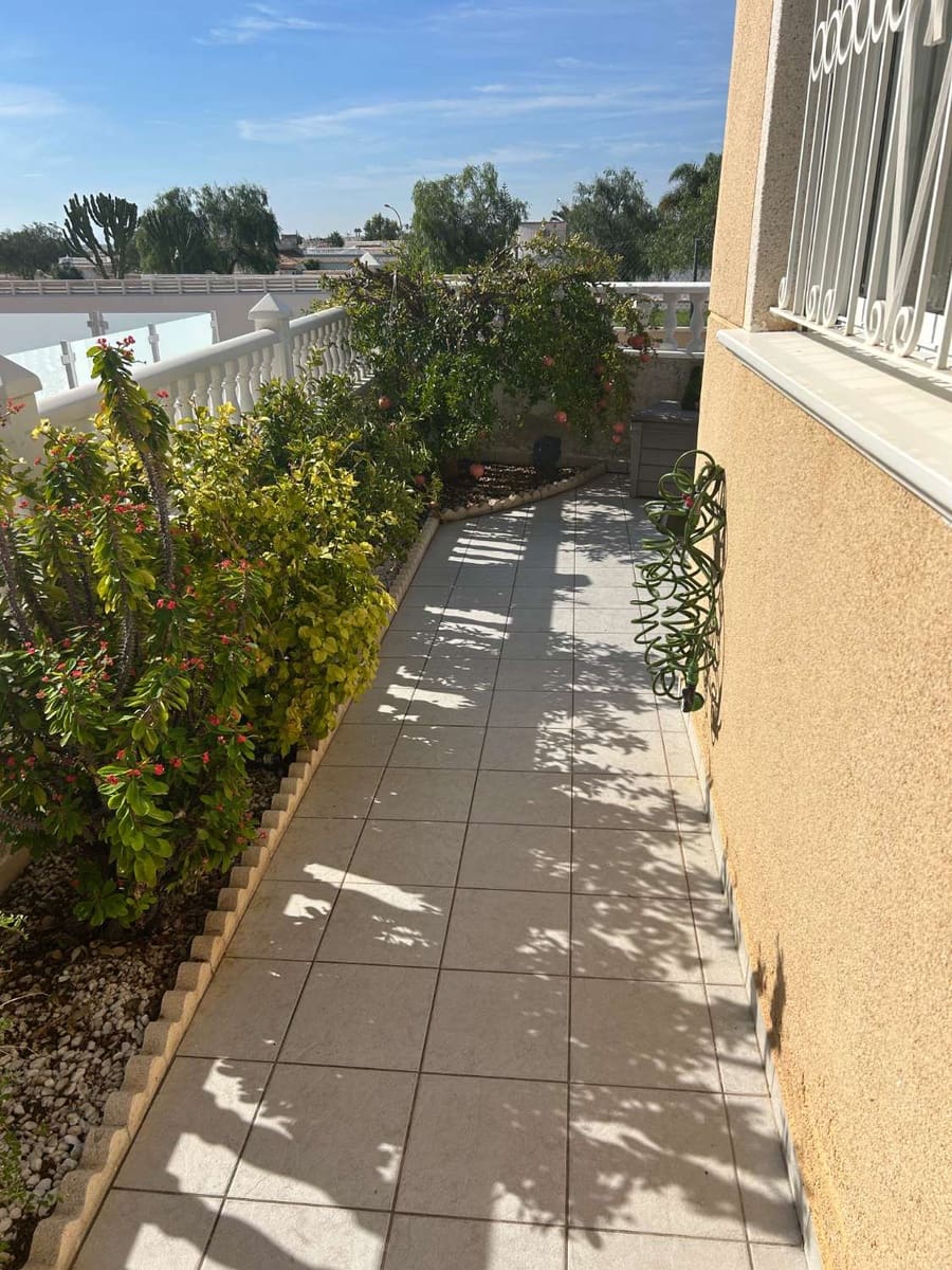 2 makuuhuone Huvila myytävänä paikassa Orihuela Costa mukana uima-altaan 
autotalli - 225 000 € (Ref: 9326016)