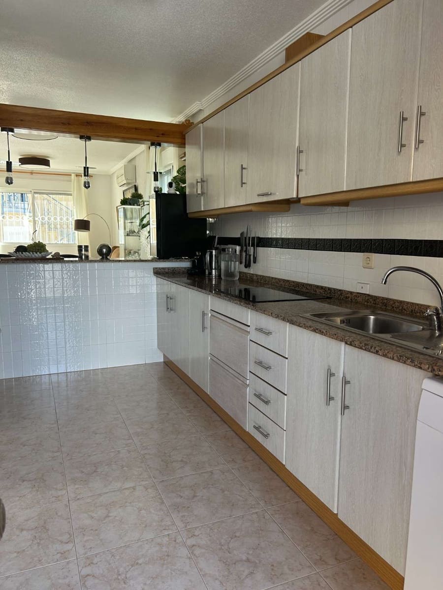 2 makuuhuone Huvila myytävänä paikassa Orihuela Costa mukana uima-altaan 
autotalli - 225 000 € (Ref: 9326016)