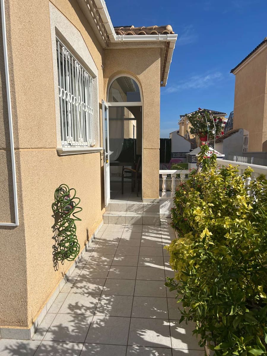 2 makuuhuone Huvila myytävänä paikassa Orihuela Costa mukana uima-altaan 
autotalli - 225 000 € (Ref: 9326016)