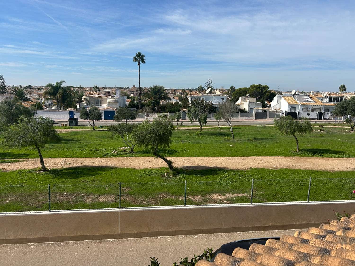 2 makuuhuone Huvila myytävänä paikassa Orihuela Costa mukana uima-altaan 
autotalli - 225 000 € (Ref: 9326016)