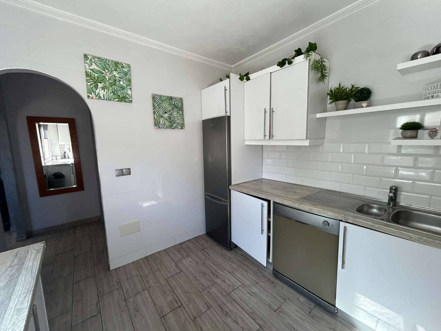 4 bedroom Villa for sale in La Zenia with pool - € 399,000 (Ref: 9337551)