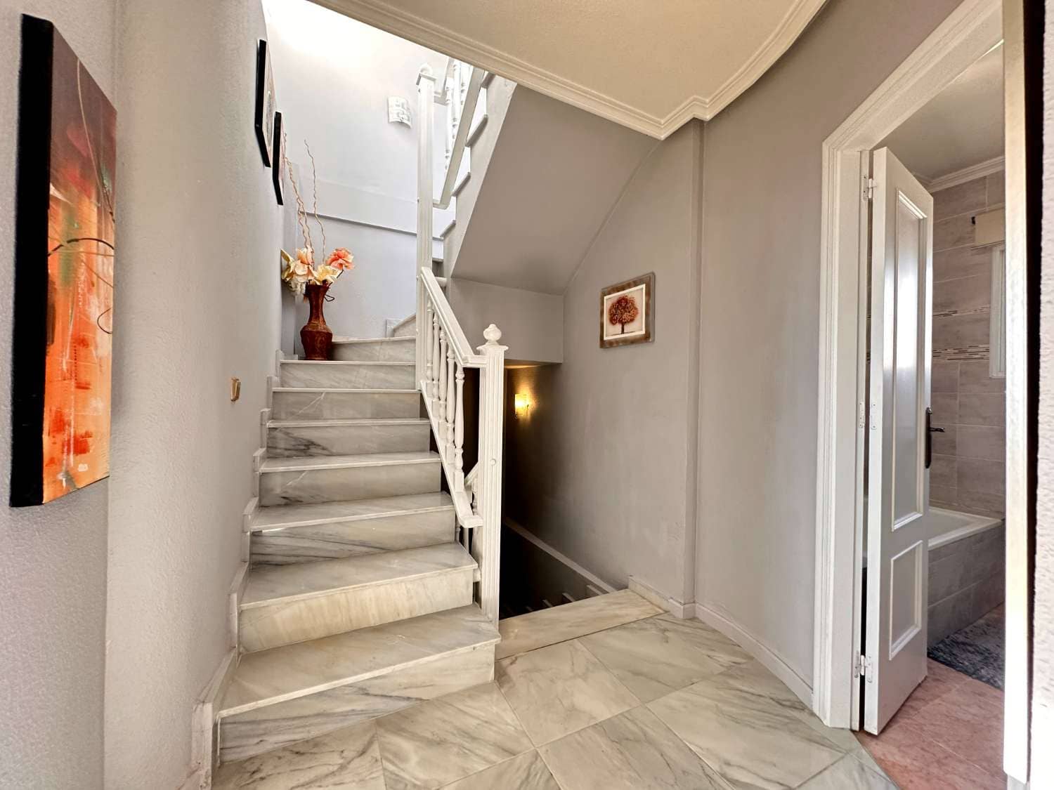 4 bedroom Villa for sale in La Zenia with pool - € 399,000 (Ref: 9337551)