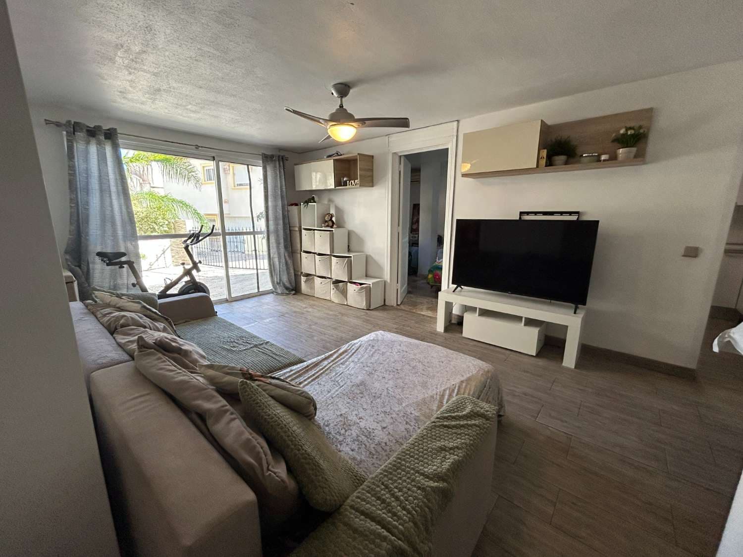 4 bedroom Villa for sale in La Zenia with pool - € 399,000 (Ref: 9337551)