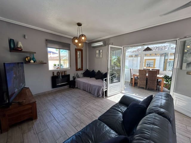 4 bedroom Villa for sale in La Zenia, Orihuela with pool - € 399,000 (Ref: 9337551)