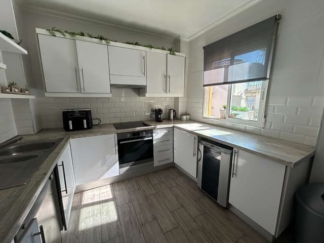 4 bedroom Villa for sale in La Zenia, Orihuela with pool - € 399,000 (Ref: 9337551)