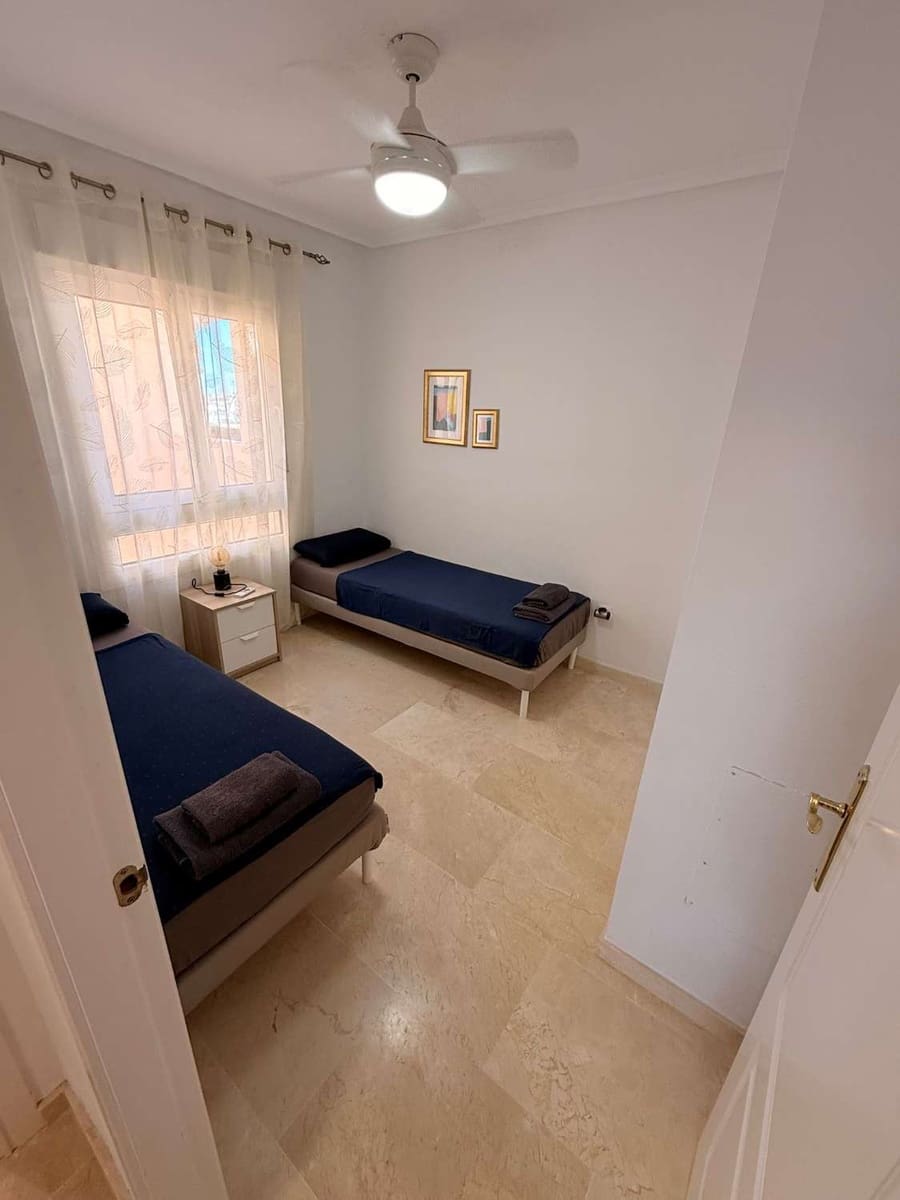 2 soveværelse Strandlejlighed til salg i Orihuela med swimmingpool garage - € 189.900 (Ref: 9346896)