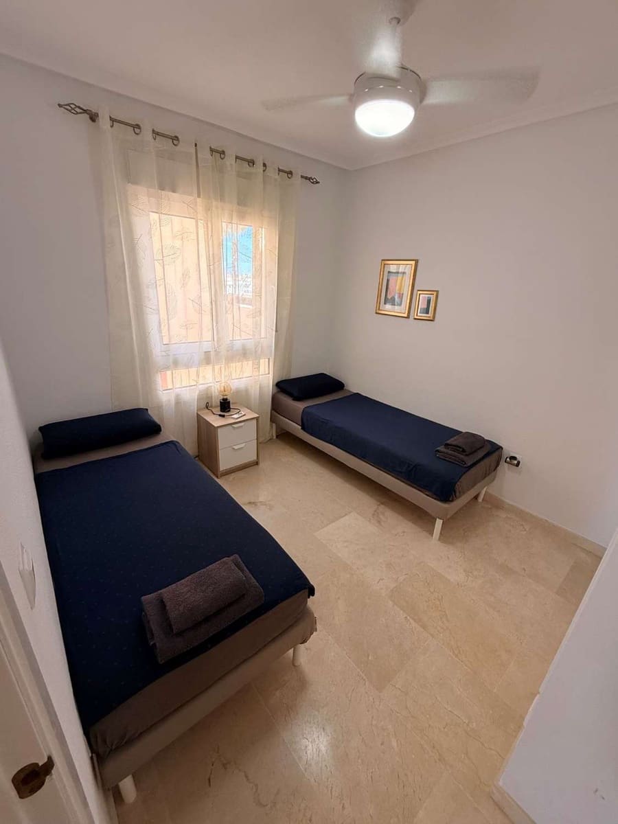 2 soveværelse Strandlejlighed til salg i Orihuela med swimmingpool garage - € 189.900 (Ref: 9346896)