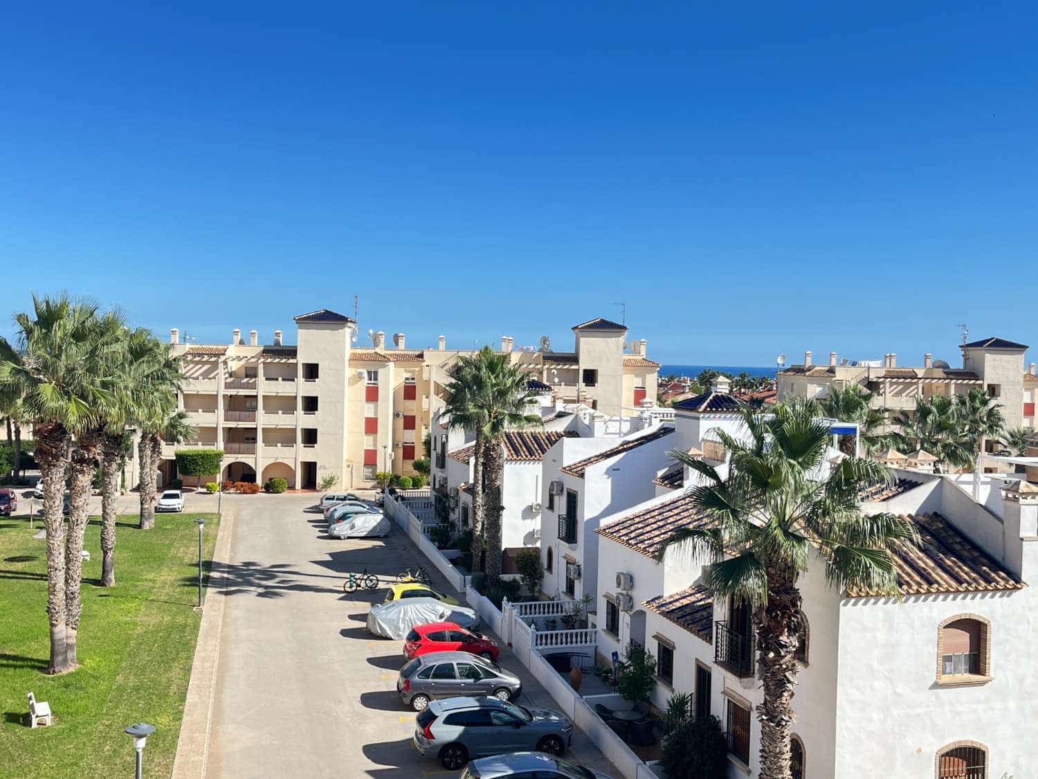 2 soveværelse Strandlejlighed til salg i Orihuela med swimmingpool garage - € 189.900 (Ref: 9346896)