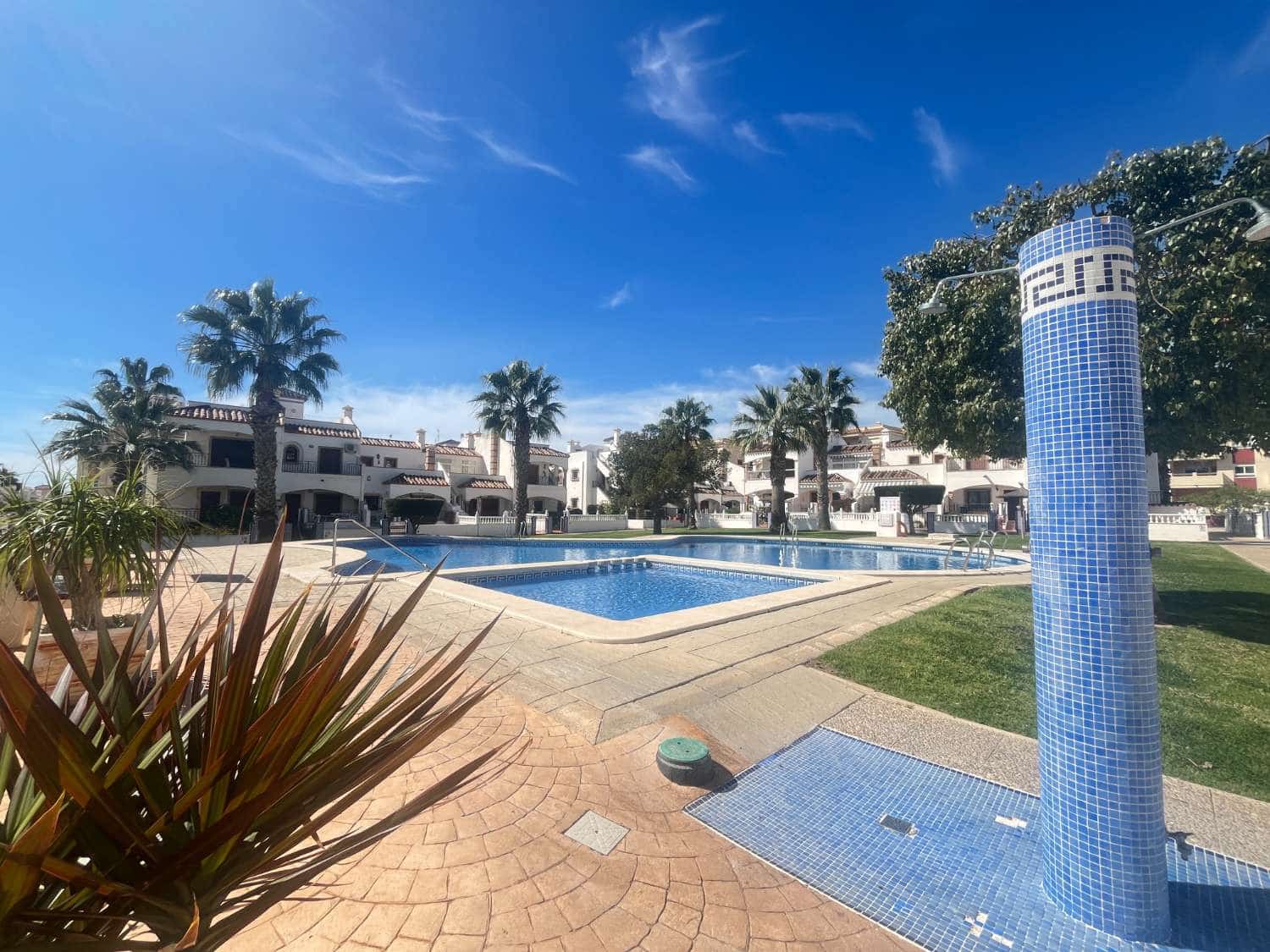 2 soveværelse Strandlejlighed til salg i Orihuela med swimmingpool garage - € 189.900 (Ref: 9346896)