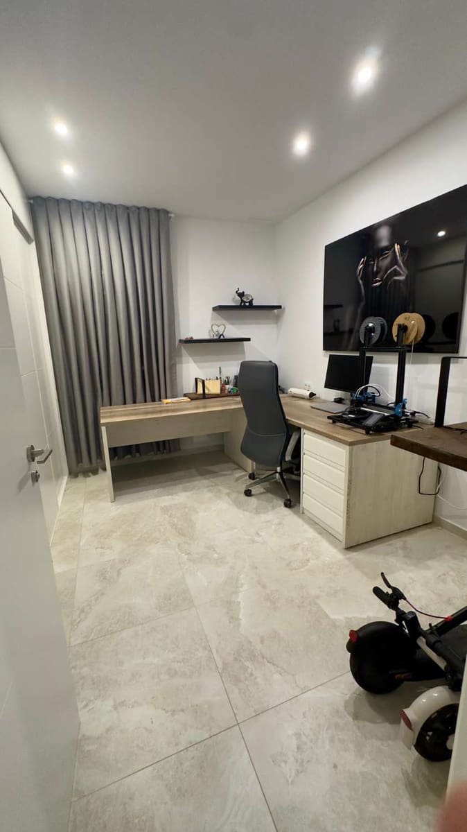 3 bedroom Beach Apartment for sale in Torrevieja with pool - € 302,000 (Ref: 9361976)