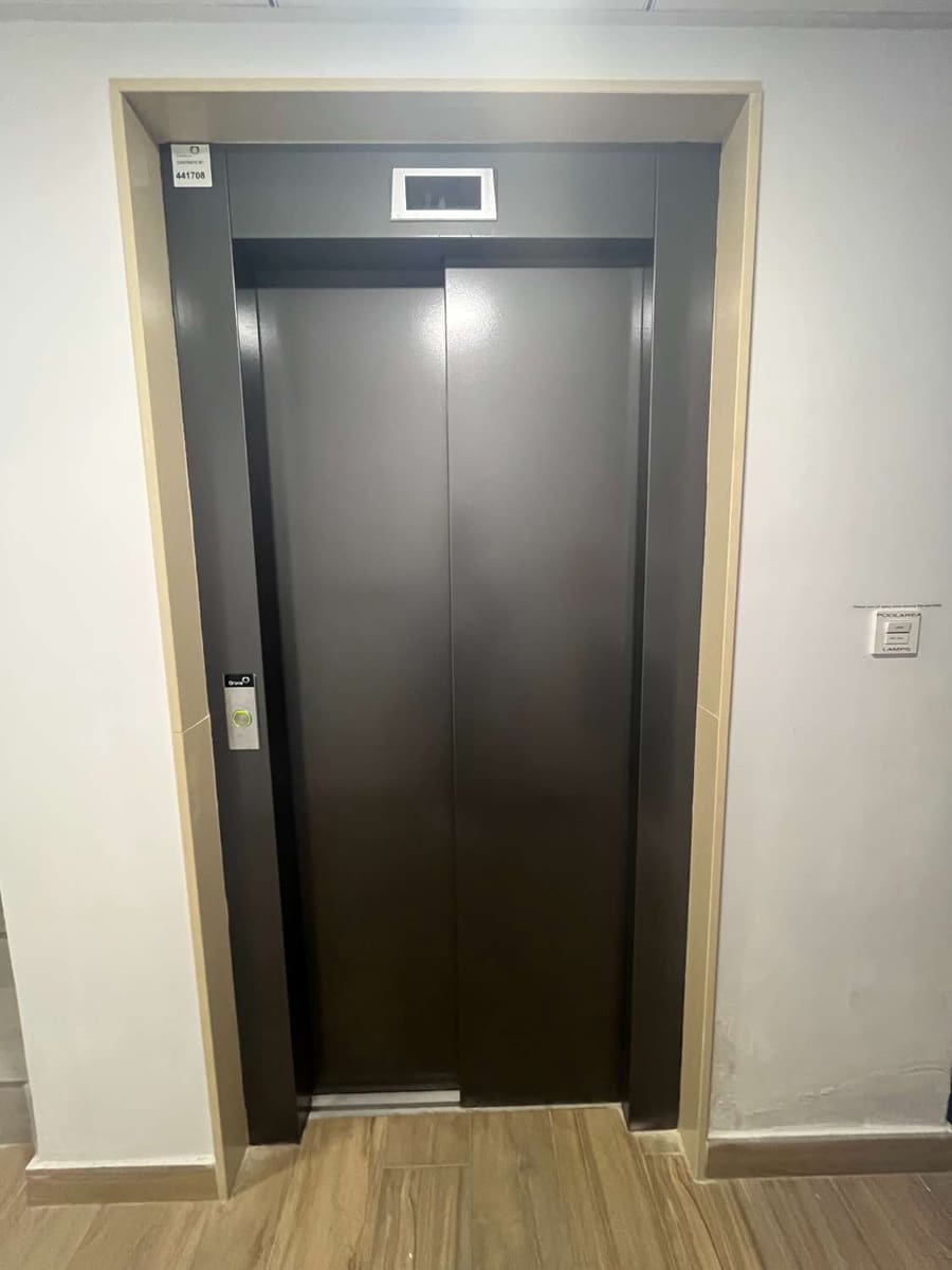 3 bedroom Beach Apartment for sale in Torrevieja with pool - € 302,000 (Ref: 9361976)