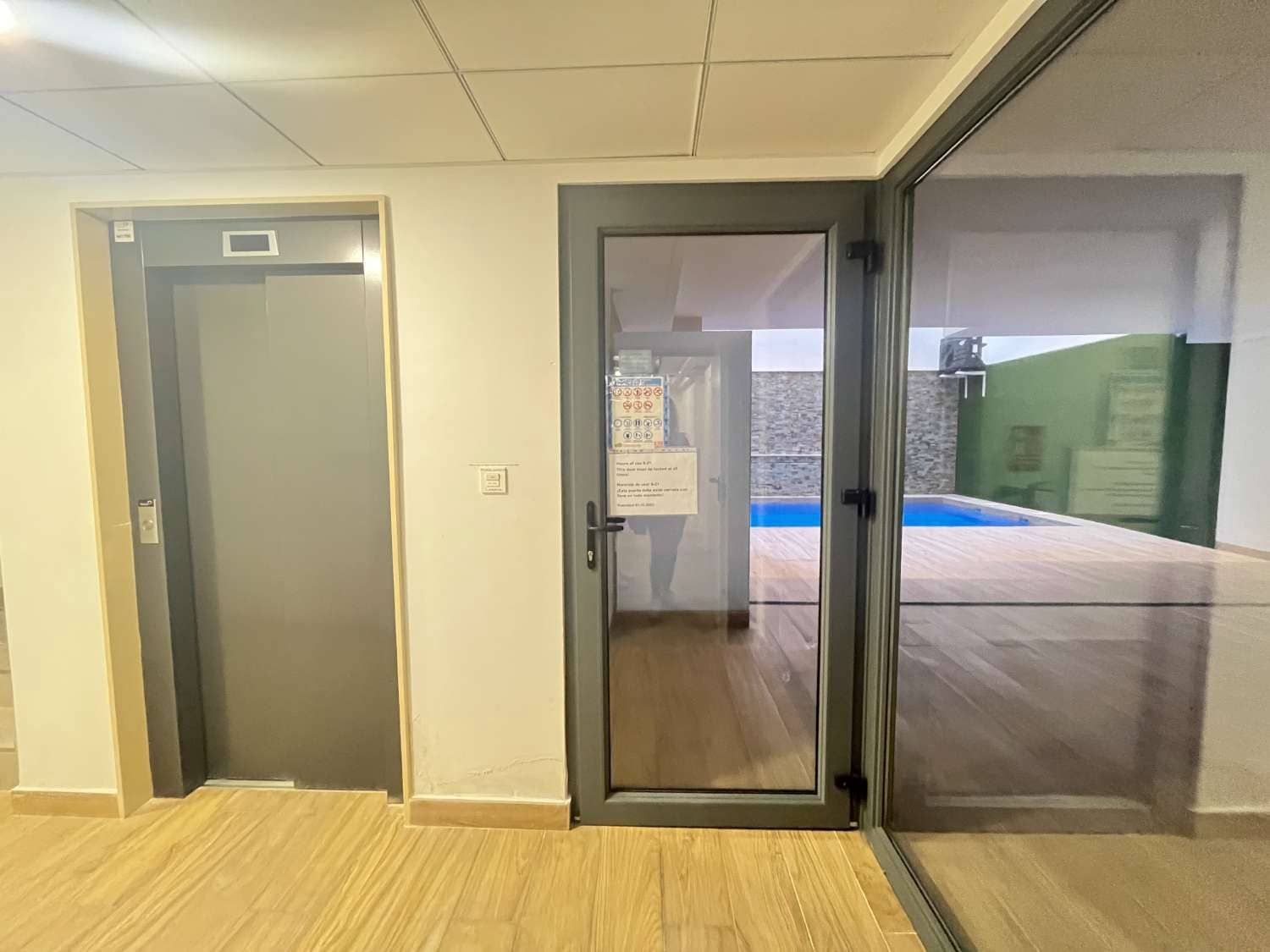 3 bedroom Beach Apartment for sale in Torrevieja with pool - € 302,000 (Ref: 9361976)