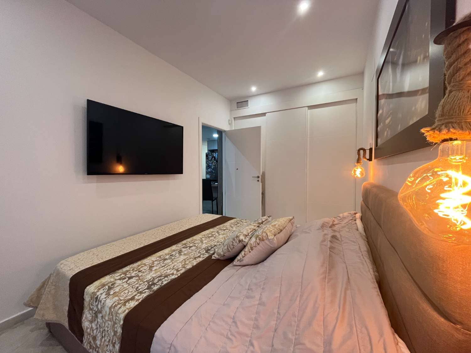 3 bedroom Beach Apartment for sale in Torrevieja with pool - € 302,000 (Ref: 9361976)