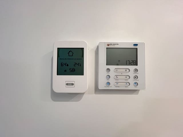 3 bedroom Beach Apartment for sale in Torrevieja with pool - € 302,000 (Ref: 9361976)