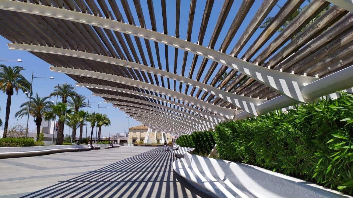 3 bedroom Beach Apartment for sale in Torrevieja with pool - € 302,000 (Ref: 9361976)