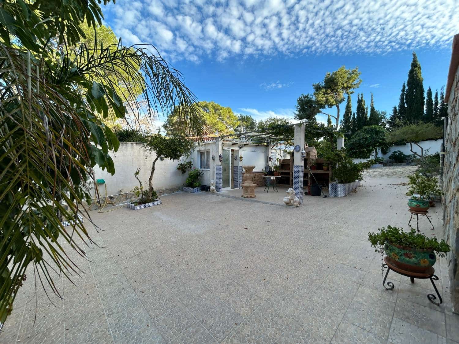 5 bedroom Villa for sale in Torrevieja with pool - € 470,000 (Ref: 9387558)