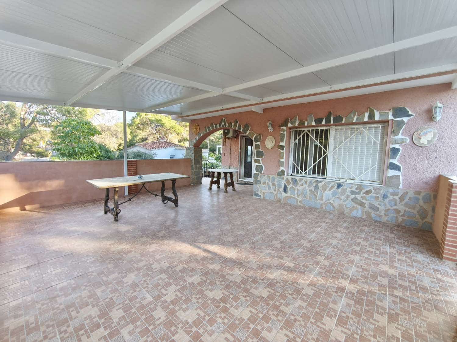 5 bedroom Villa for sale in Torrevieja with pool - € 470,000 (Ref: 9387558)