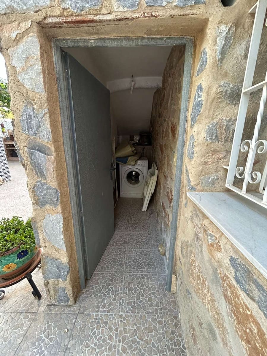 5 bedroom Villa for sale in Torrevieja with pool - € 470,000 (Ref: 9387558)