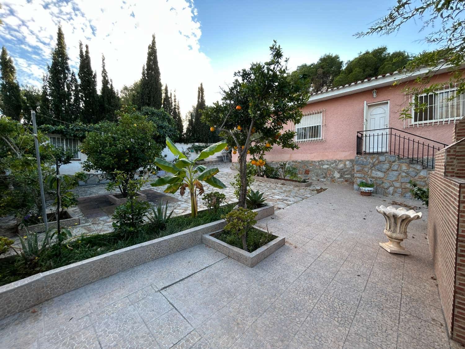 5 bedroom Villa for sale in Torrevieja with pool - € 470,000 (Ref: 9387558)