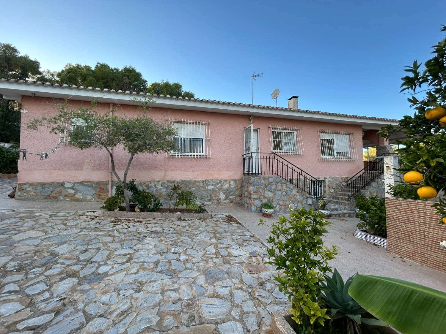 5 bedroom Villa for sale in Torrevieja with pool - € 470,000 (Ref: 9387558)