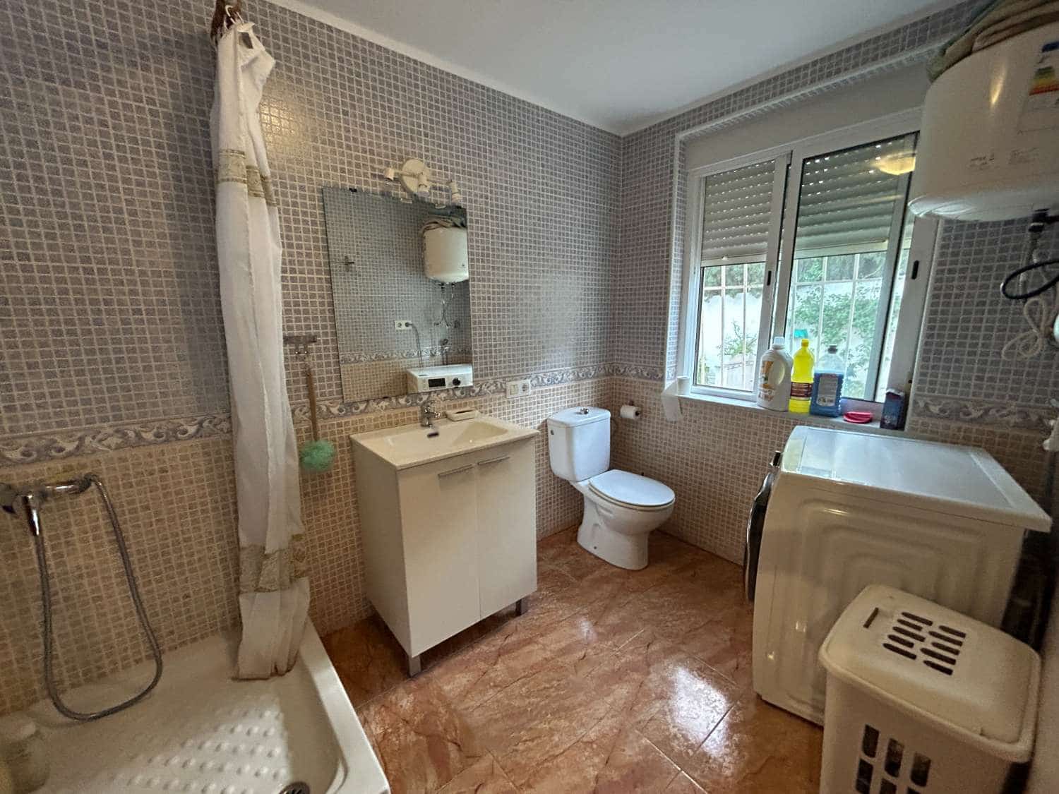 5 bedroom Villa for sale in Torrevieja with pool - € 470,000 (Ref: 9387558)