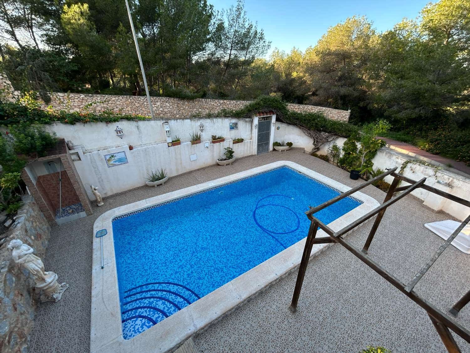 5 bedroom Villa for sale in Torrevieja with pool - € 470,000 (Ref: 9387558)