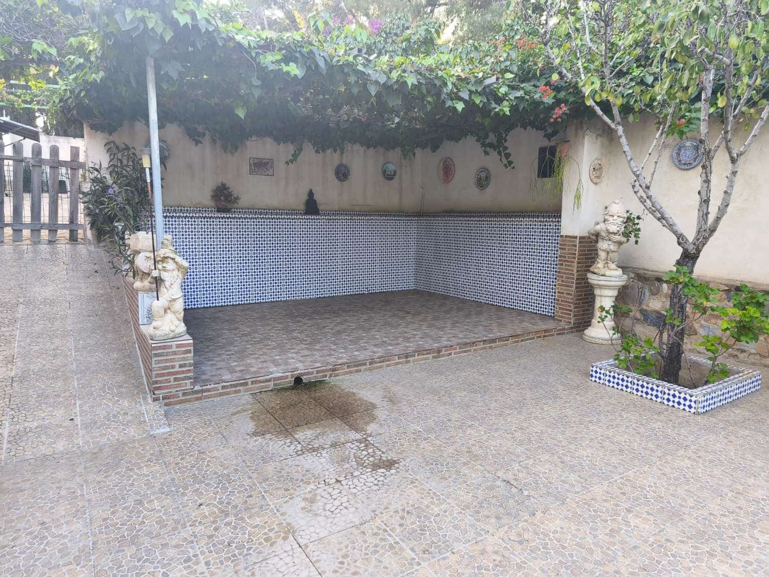 5 bedroom Villa for sale in Torrevieja with pool - € 470,000 (Ref: 9387558)